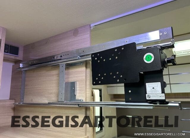 CHAUSSON TITANIUM 644 AUTOMATICO SEMINTEGRALE BASCULANTE E GARAGE 5P 12/2020 pieno