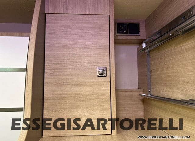 CHAUSSON TITANIUM 644 AUTOMATICO SEMINTEGRALE BASCULANTE E GARAGE 5P 12/2020 pieno