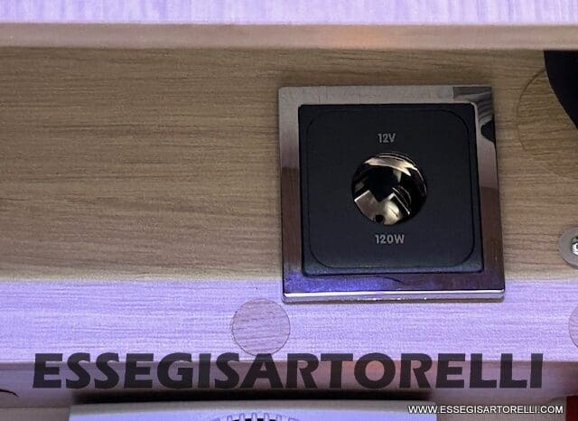 CHAUSSON TITANIUM 644 AUTOMATICO SEMINTEGRALE BASCULANTE E GARAGE 5P 12/2020 pieno