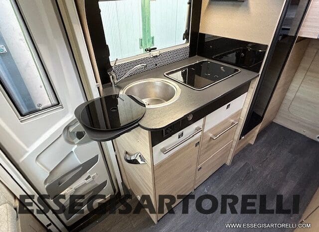 CHAUSSON TITANIUM 644 AUTOMATICO SEMINTEGRALE BASCULANTE E GARAGE 5P 12/2020 pieno