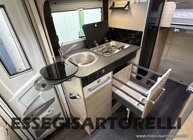 CHAUSSON TITANIUM 644 AUTOMATICO SEMINTEGRALE BASCULANTE E GARAGE 5P 12/2020 pieno