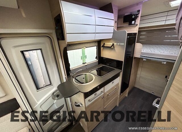 CHAUSSON TITANIUM 644 AUTOMATICO SEMINTEGRALE BASCULANTE E GARAGE 5P 12/2020 pieno