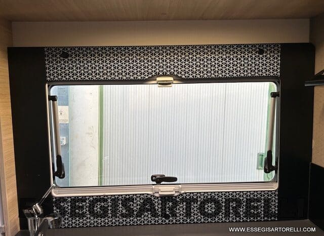 CHAUSSON TITANIUM 644 AUTOMATICO SEMINTEGRALE BASCULANTE E GARAGE 5P 12/2020 pieno