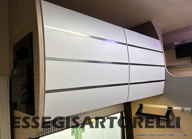 CHAUSSON TITANIUM 644 AUTOMATICO SEMINTEGRALE BASCULANTE E GARAGE 5P 12/2020 pieno