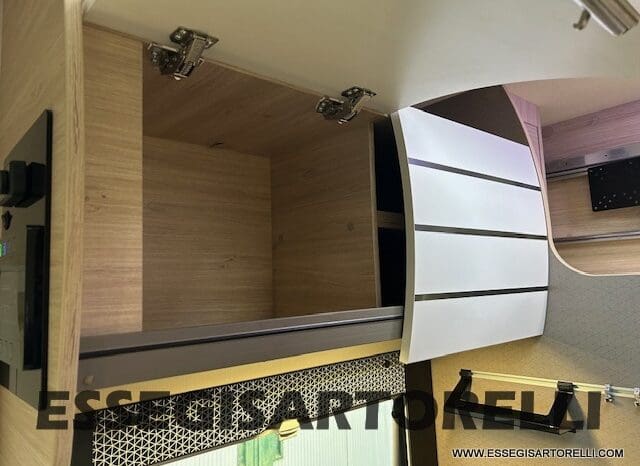 CHAUSSON TITANIUM 644 AUTOMATICO SEMINTEGRALE BASCULANTE E GARAGE 5P 12/2020 pieno