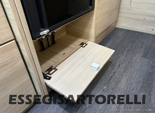 CHAUSSON TITANIUM 644 AUTOMATICO SEMINTEGRALE BASCULANTE E GARAGE 5P 12/2020 pieno