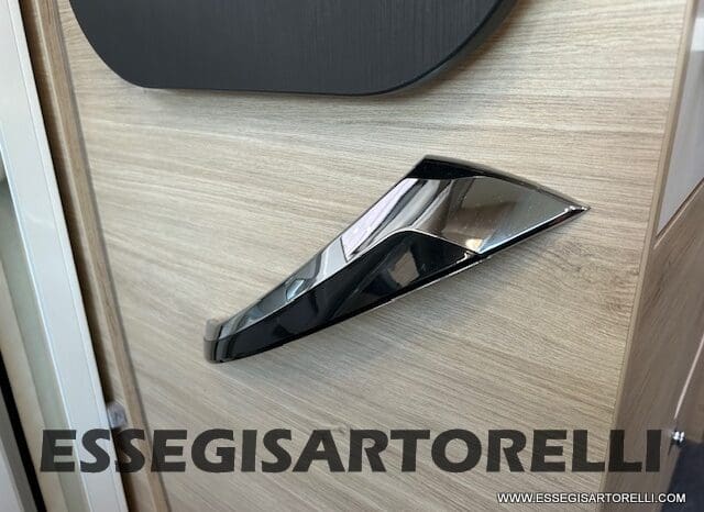 CHAUSSON TITANIUM 644 AUTOMATICO SEMINTEGRALE BASCULANTE E GARAGE 5P 12/2020 pieno