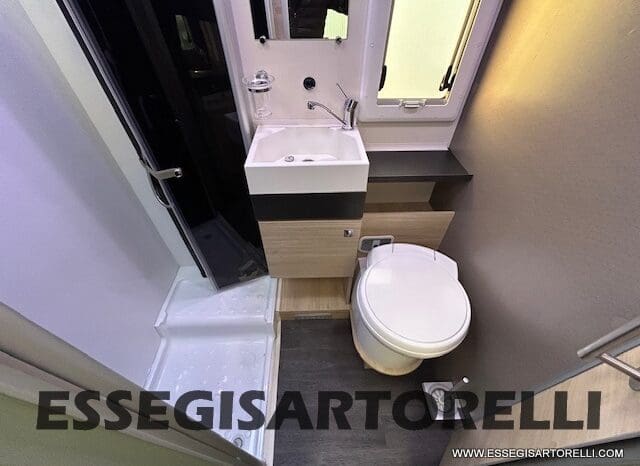 CHAUSSON TITANIUM 644 AUTOMATICO SEMINTEGRALE BASCULANTE E GARAGE 5P 12/2020 pieno