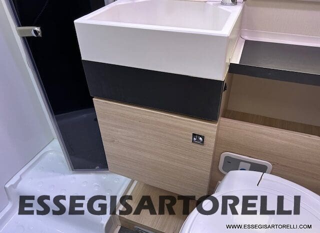 CHAUSSON TITANIUM 644 AUTOMATICO SEMINTEGRALE BASCULANTE E GARAGE 5P 12/2020 pieno