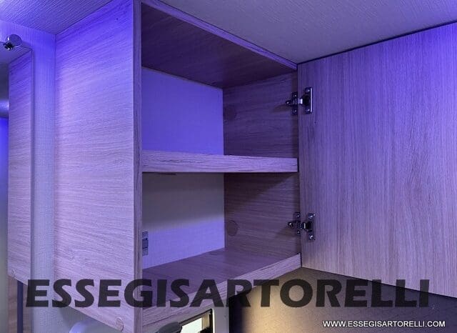 CHAUSSON TITANIUM 644 AUTOMATICO SEMINTEGRALE BASCULANTE E GARAGE 5P 12/2020 pieno