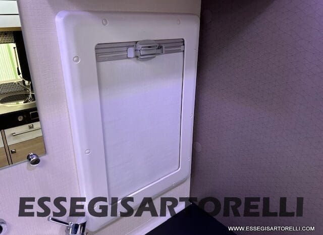 CHAUSSON TITANIUM 644 AUTOMATICO SEMINTEGRALE BASCULANTE E GARAGE 5P 12/2020 pieno