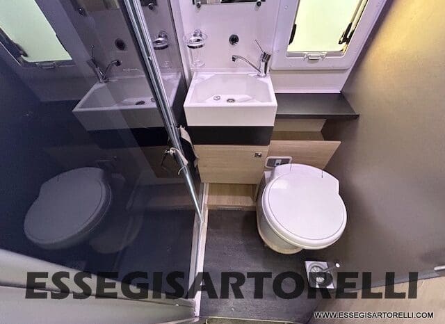 CHAUSSON TITANIUM 644 AUTOMATICO SEMINTEGRALE BASCULANTE E GARAGE 5P 12/2020 pieno