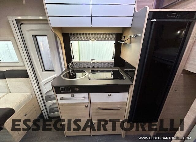 CHAUSSON TITANIUM 644 AUTOMATICO SEMINTEGRALE BASCULANTE E GARAGE 5P 12/2020 pieno
