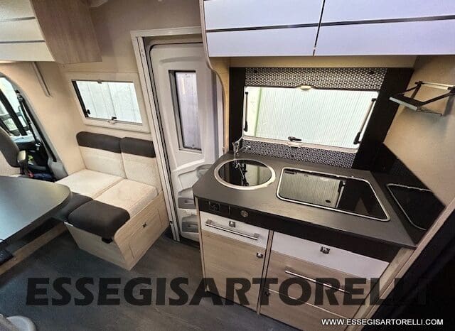 CHAUSSON TITANIUM 644 AUTOMATICO SEMINTEGRALE BASCULANTE E GARAGE 5P 12/2020 pieno