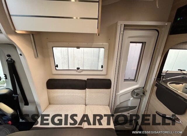 CHAUSSON TITANIUM 644 AUTOMATICO SEMINTEGRALE BASCULANTE E GARAGE 5P 12/2020 pieno