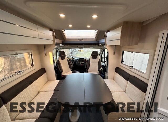 CHAUSSON TITANIUM 644 AUTOMATICO SEMINTEGRALE BASCULANTE E GARAGE 5P 12/2020 pieno