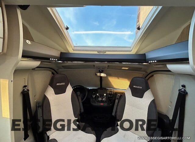 CHAUSSON TITANIUM 644 AUTOMATICO SEMINTEGRALE BASCULANTE E GARAGE 5P 12/2020 pieno