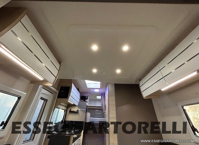 CHAUSSON TITANIUM 644 AUTOMATICO SEMINTEGRALE BASCULANTE E GARAGE 5P 12/2020 pieno