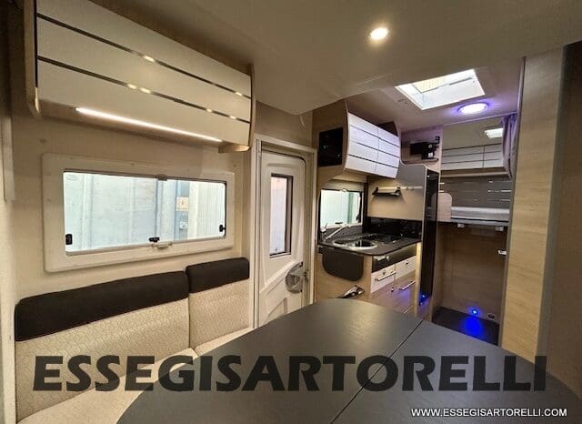 CHAUSSON TITANIUM 644 AUTOMATICO SEMINTEGRALE BASCULANTE E GARAGE 5P 12/2020 pieno
