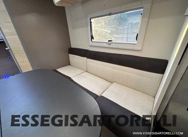CHAUSSON TITANIUM 644 AUTOMATICO SEMINTEGRALE BASCULANTE E GARAGE 5P 12/2020 pieno