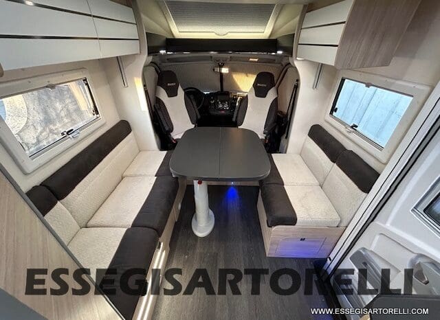 CHAUSSON TITANIUM 644 AUTOMATICO SEMINTEGRALE BASCULANTE E GARAGE 5P 12/2020 pieno