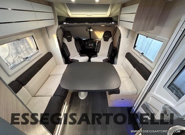 CHAUSSON TITANIUM 644 AUTOMATICO SEMINTEGRALE BASCULANTE E GARAGE 5P 12/2020 pieno