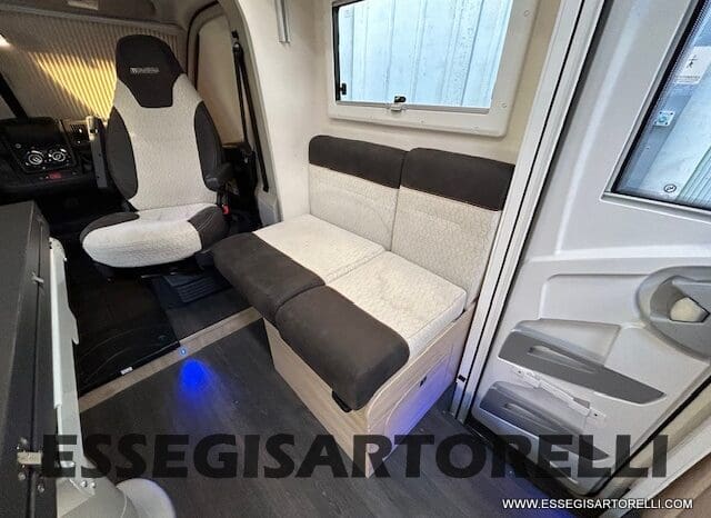 CHAUSSON TITANIUM 644 AUTOMATICO SEMINTEGRALE BASCULANTE E GARAGE 5P 12/2020 pieno