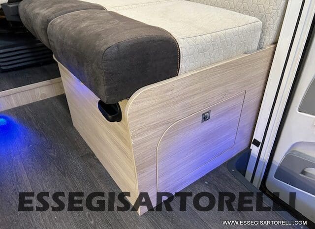 CHAUSSON TITANIUM 644 AUTOMATICO SEMINTEGRALE BASCULANTE E GARAGE 5P 12/2020 pieno