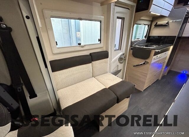 CHAUSSON TITANIUM 644 AUTOMATICO SEMINTEGRALE BASCULANTE E GARAGE 5P 12/2020 pieno