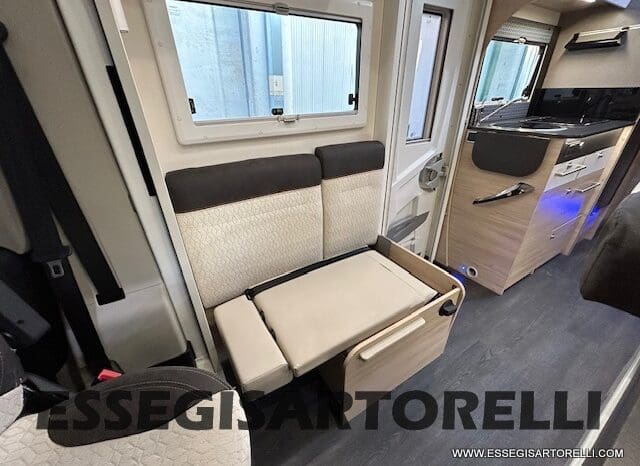 CHAUSSON TITANIUM 644 AUTOMATICO SEMINTEGRALE BASCULANTE E GARAGE 5P 12/2020 pieno