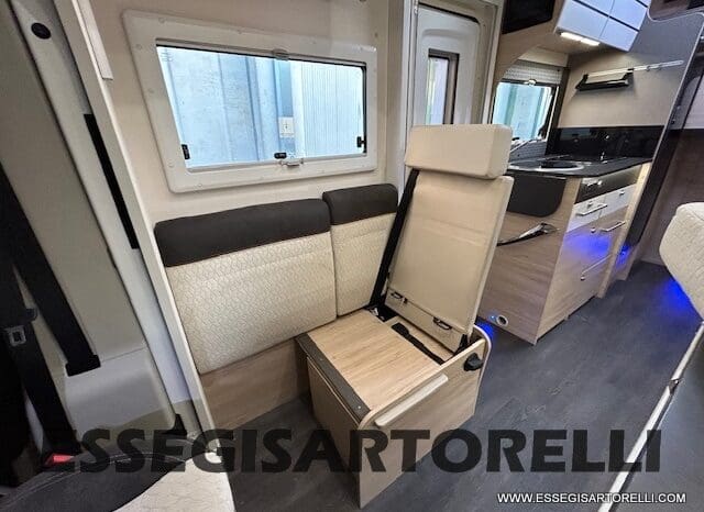 CHAUSSON TITANIUM 644 AUTOMATICO SEMINTEGRALE BASCULANTE E GARAGE 5P 12/2020 pieno