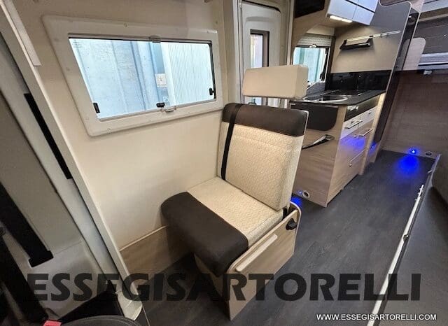 CHAUSSON TITANIUM 644 AUTOMATICO SEMINTEGRALE BASCULANTE E GARAGE 5P 12/2020 pieno
