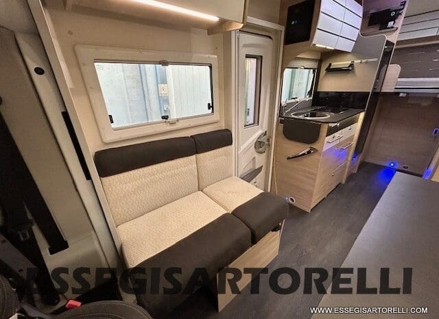 CHAUSSON TITANIUM 644 AUTOMATICO SEMINTEGRALE BASCULANTE E GARAGE 5P 12/2020 pieno