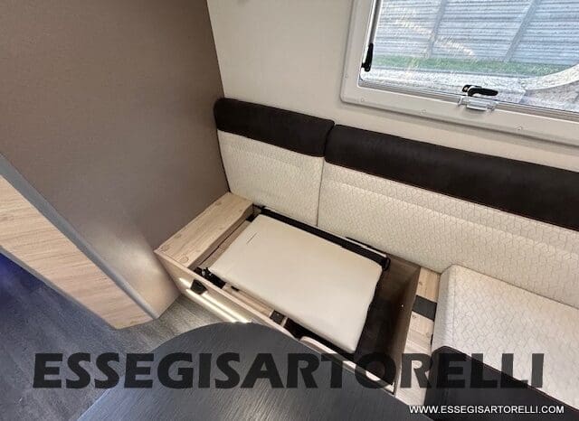 CHAUSSON TITANIUM 644 AUTOMATICO SEMINTEGRALE BASCULANTE E GARAGE 5P 12/2020 pieno