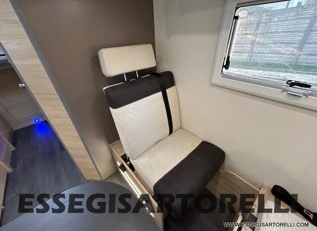 CHAUSSON TITANIUM 644 AUTOMATICO SEMINTEGRALE BASCULANTE E GARAGE 5P 12/2020 pieno