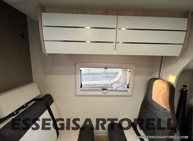 CHAUSSON TITANIUM 644 AUTOMATICO SEMINTEGRALE BASCULANTE E GARAGE 5P 12/2020 pieno