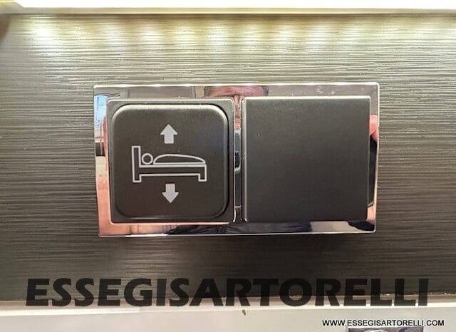 CHAUSSON TITANIUM 644 AUTOMATICO SEMINTEGRALE BASCULANTE E GARAGE 5P 12/2020 pieno