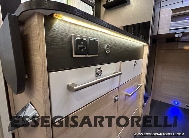 CHAUSSON TITANIUM 644 AUTOMATICO SEMINTEGRALE BASCULANTE E GARAGE 5P 12/2020 pieno