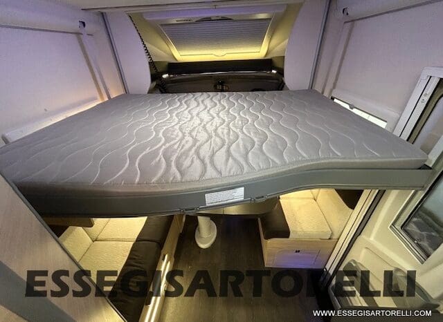 CHAUSSON TITANIUM 644 AUTOMATICO SEMINTEGRALE BASCULANTE E GARAGE 5P 12/2020 pieno