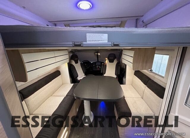 CHAUSSON TITANIUM 644 AUTOMATICO SEMINTEGRALE BASCULANTE E GARAGE 5P 12/2020 pieno