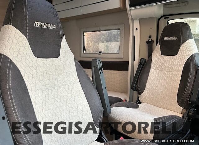 CHAUSSON TITANIUM 644 AUTOMATICO SEMINTEGRALE BASCULANTE E GARAGE 5P 12/2020 pieno