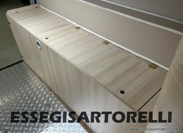 CHAUSSON SPORTLINE V 690 MY 2026 AUTOMATICO SERIE VAN 636 CM MAXI MATRIMONIALE ELETTRICO BASCULANTE pieno