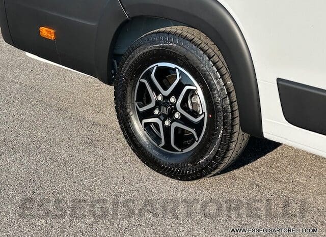 CHAUSSON SPORTLINE V 690 MY 2026 AUTOMATICO SERIE VAN 636 CM MAXI MATRIMONIALE ELETTRICO BASCULANTE pieno