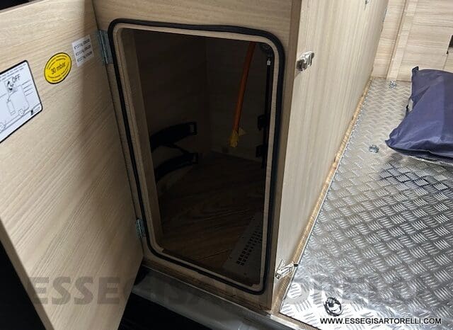 CHAUSSON SPORTLINE V 690 MY 2026 AUTOMATICO SERIE VAN 636 CM MAXI MATRIMONIALE ELETTRICO BASCULANTE pieno