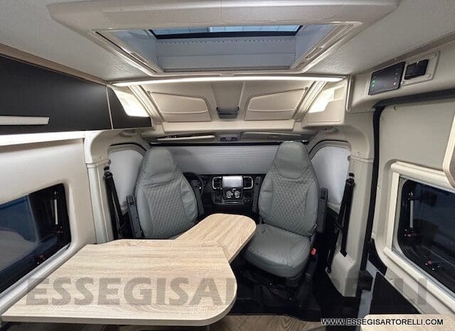 CHAUSSON SPORTLINE V 690 MY 2026 AUTOMATICO SERIE VAN 636 CM MAXI MATRIMONIALE ELETTRICO BASCULANTE pieno