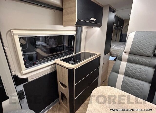 CHAUSSON SPORTLINE V 690 MY 2026 AUTOMATICO SERIE VAN 636 CM MAXI MATRIMONIALE ELETTRICO BASCULANTE pieno