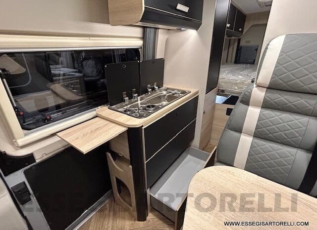 CHAUSSON SPORTLINE V 690 MY 2026 AUTOMATICO SERIE VAN 636 CM MAXI MATRIMONIALE ELETTRICO BASCULANTE pieno