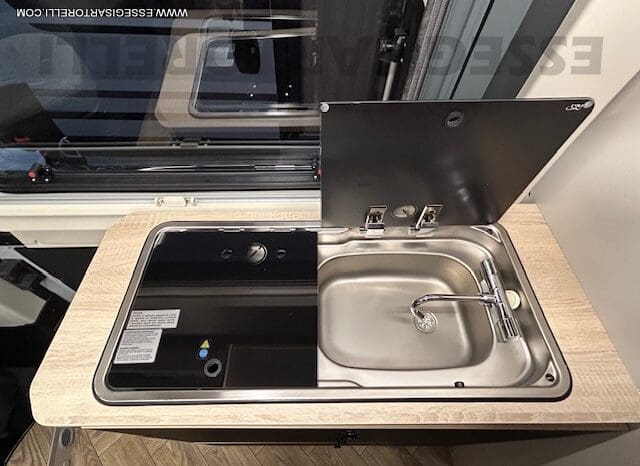 CHAUSSON SPORTLINE V 690 MY 2026 AUTOMATICO SERIE VAN 636 CM MAXI MATRIMONIALE ELETTRICO BASCULANTE pieno