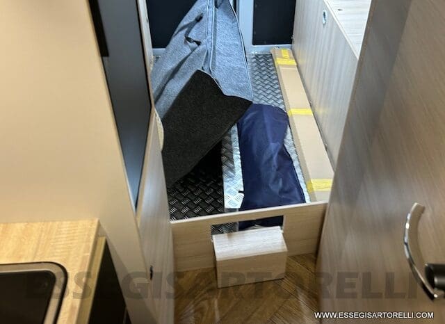 CHAUSSON SPORTLINE V 690 MY 2026 AUTOMATICO SERIE VAN 636 CM MAXI MATRIMONIALE ELETTRICO BASCULANTE pieno