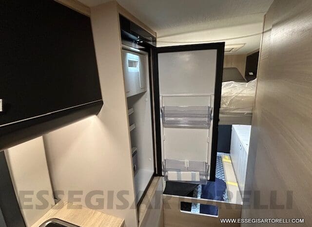 CHAUSSON SPORTLINE V 690 MY 2026 AUTOMATICO SERIE VAN 636 CM MAXI MATRIMONIALE ELETTRICO BASCULANTE pieno
